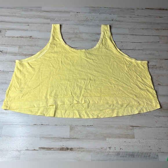 Old Navy Yellow Women's Cropped Tank Top Size 4X - Picture 9 of 9